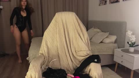 Dia online show from 09-28-25, 10:26