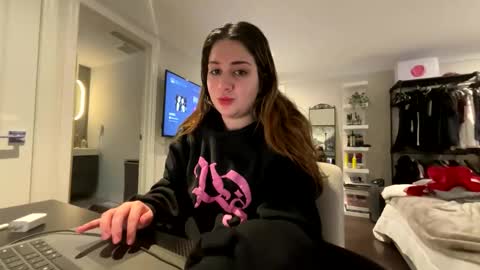 Delara V online show from 02-21-26, 09:05