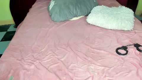 deli_la online show from 10-28-25, 08:51