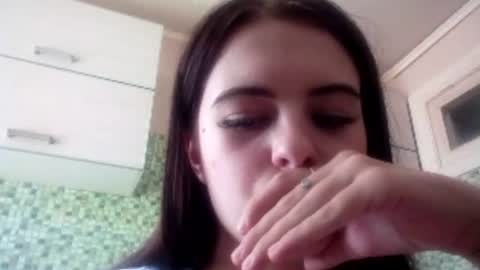 Kiki online show from 06-18-26, 09:14