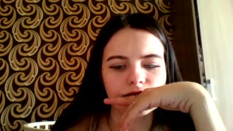 Kiki online show from 07-17-26, 06:09