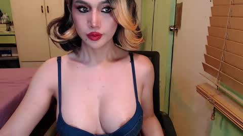 Mercedes online show from 03-12-25, 06:07