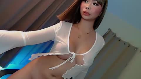 Snapshot of deliciousfaye chatting on 02-06-25, 04:47 Hello your loving faye 3 online show from 02-06-25, 04:47