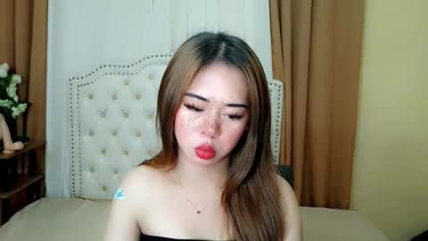 Snapshot of deliciously_sophie chatting on 04-16-26, 07:09 Sophie online show from 04-16-26, 07:09