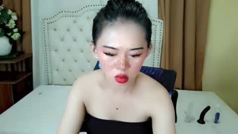 Sophie online show from 06-05-26, 03:24