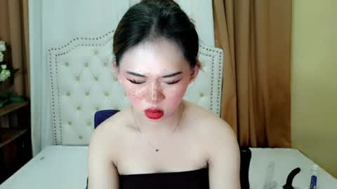 Sophie online show from 06-18-26, 02:23