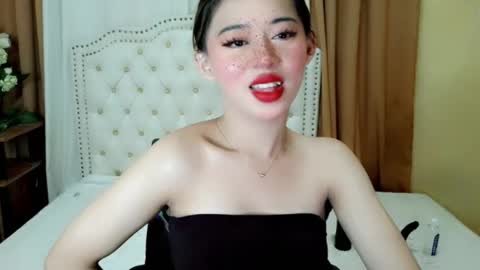 Sophie online show from 06-20-26, 04:37