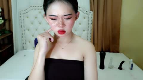 Sophie online show from 06-23-26, 05:16