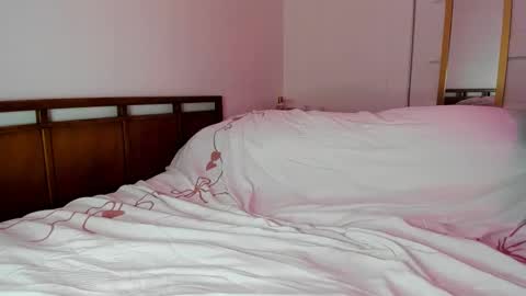 deliciousnoni online show from 11-27-25, 04:14