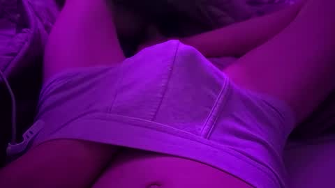 Snapshot of delight__19 chatting on 02-13-26, 12:28 Delight 19 online show from 02-13-26, 12:28