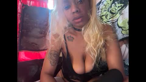 Snapshot of delightfuldark chatting on 09-10-25, 06:52 delightfuldark online show from 09-10-25, 06:52