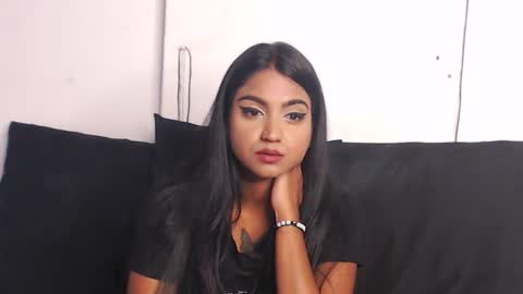 Snapshot of delilah_blazee chatting on 02-19-25, 12:44 Delilah Blaze online show from 02-19-25, 12:44