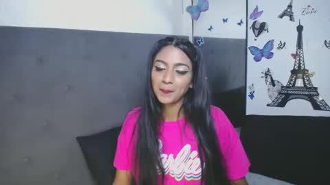 Snapshot of delilah_blazee chatting on 10-26-25, 04:13 Delilah Blaze online show from 10-26-25, 04:13