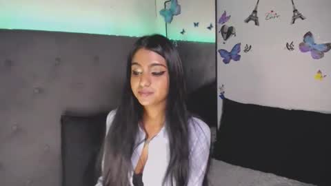 Snapshot of delilah_blazee chatting on 10-31-25, 05:19 Delilah Blaze online show from 10-31-25, 05:19