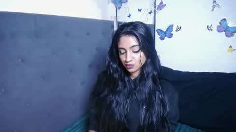 Snapshot of delilah_blazee chatting on 12-17-25, 07:53 Delilah Blaze online show from 12-17-25, 07:53