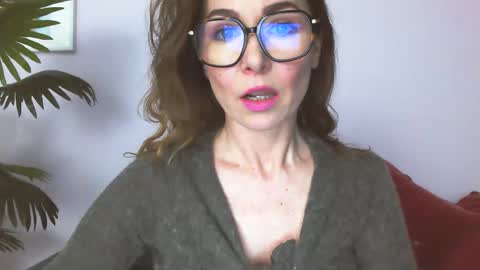 Snapshot of delilah_sweet chatting on 05-18-26, 04:02 delilah_sweet online show from 05-18-26, 04:02