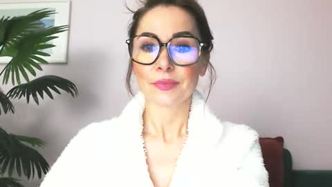 Snapshot of delilah_sweet chatting on 06-08-26, 03:23 delilah_sweet online show from 06-08-26, 03:23