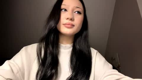 Milana  online show from 05-21-26, 04:25