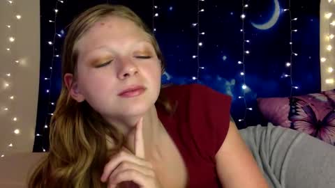 DelilaLove3412 online show from 05-25-26, 11:11