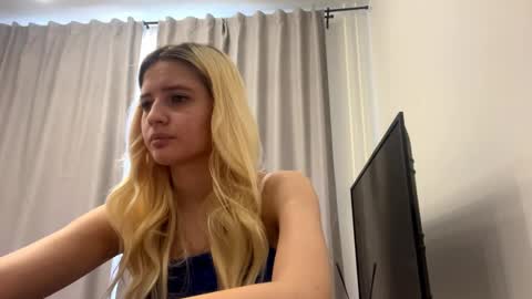 Snapshot of delindaferebee chatting on 05-22-26, 01:06 Amelia online show from 05-22-26, 01:06
