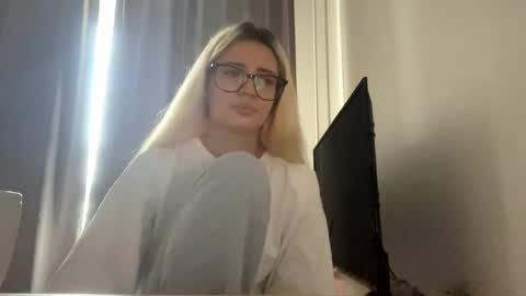 Snapshot of delindaferebee chatting on 05-23-26, 05:23 Amelia online show from 05-23-26, 05:23