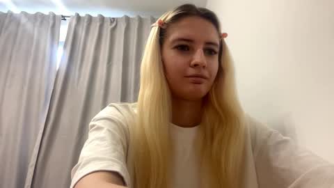 Snapshot of delindaferebee chatting on 05-26-26, 01:07 Amelia online show from 05-26-26, 01:07