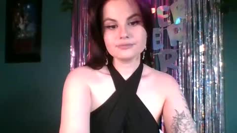 dellacrush_ online show from 02-05-25, 05:53