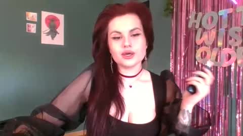 dellacrush_ online show from 02-06-25, 10:59