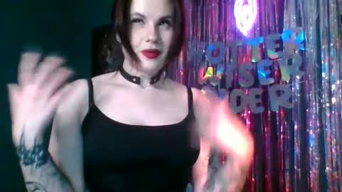 dellacrush_ online show from 02-11-25, 03:18