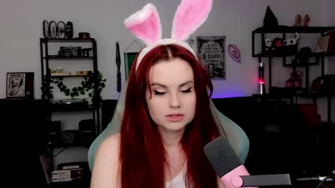 dellacrush_ online show from 04-05-26, 05:54