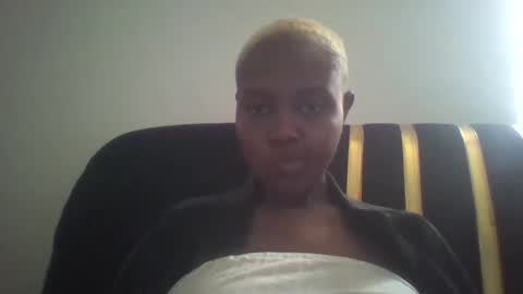 dellarine517299 online show from 12-01-25, 08:41