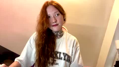 Snapshot of dellastraley chatting on 07-23-26, 10:02 Aneka online show from 07-23-26, 10:02
