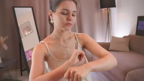 Hi my name is Sari nice to see you in my Room online show from 07-16-26, 04:07