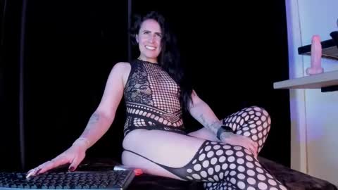 DEMI MOORE online show from 03-11-25, 05:38