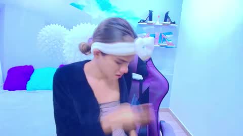 DEMI online show from 01-13-26, 11:48