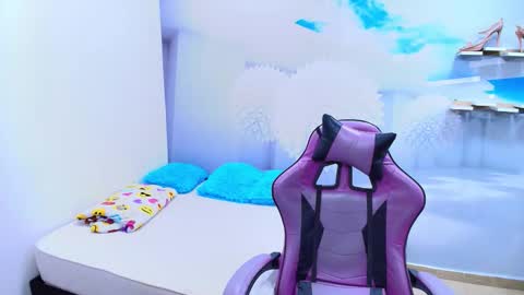 DEMI online show from 04-01-26, 01:52