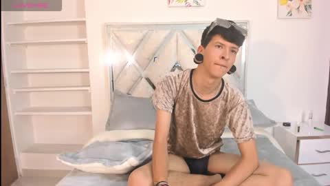 Demian and Salvatore online show from 09-24-25, 06:55