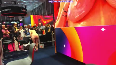 Snapshot of demihawks chatting on 09-26-25, 01:04 Demi online show from 09-26-25, 01:04