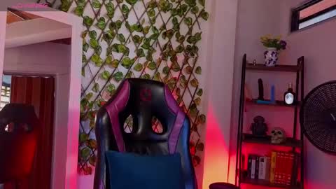 DEMI online show from 03-07-25, 07:49