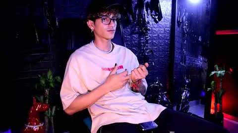 Snapshot of demonkush_ chatting on 11-07-25, 03:06 DemonKush online show from 11-07-25, 03:06