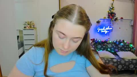Snapshot of demure_soul chatting on 12-03-24, 03:09 Sophie online show from 12-03-24, 03:09