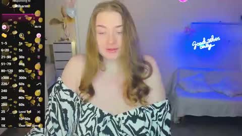 Snapshot of demure_soul chatting on 02-21-25, 05:24 Sophie online show from 02-21-25, 05:24