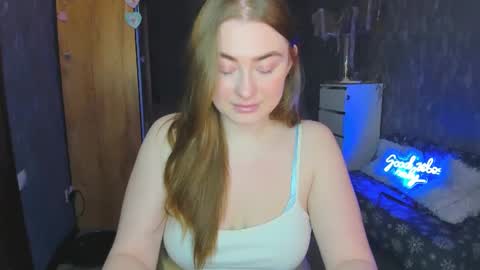 Snapshot of demure_soul chatting on 02-27-25, 06:18 Sophie online show from 02-27-25, 06:18