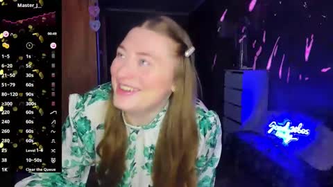 Snapshot of demure_soul chatting on 03-08-25, 04:56 Sophie online show from 03-08-25, 04:56