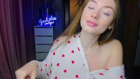 Snapshot of demure_soul chatting on 09-13-25, 04:23 Sophie online show from 09-13-25, 04:23