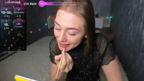 Snapshot of demure_soul chatting on 10-18-25, 12:17 Sophie online show from 10-18-25, 12:17