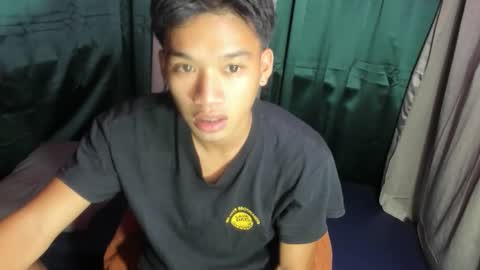 Snapshot of den_cummers chatting on 02-09-26, 02:32 den_cummers online show from 02-09-26, 02:32