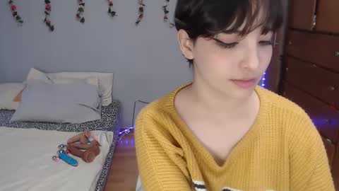 Snapshot of deni_bloom chatting on 12-27-24, 11:53 Denisse    schedule Monday to Friday 1300-1900 mexican time Saturday-maybe it could be a surprise IDEPENDENT MODEL online show from 12-27-24, 11:53