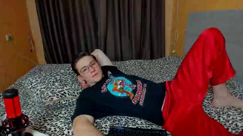 Snapshot of deni_boy99 chatting on 02-11-26, 06:24 Deni online show from 02-11-26, 06:24