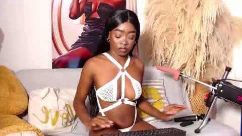   online show from 10-25-25, 06:10